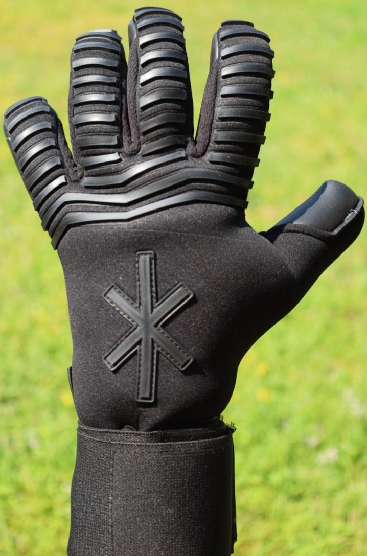 ALL BLACK NEGATIVE CUT
