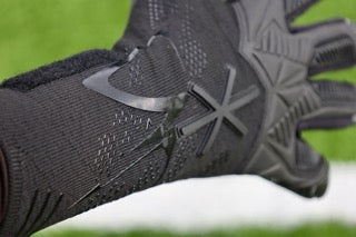 HAGALL ALL BLACK 2.0 målmandshandsker – detalje, fingre
